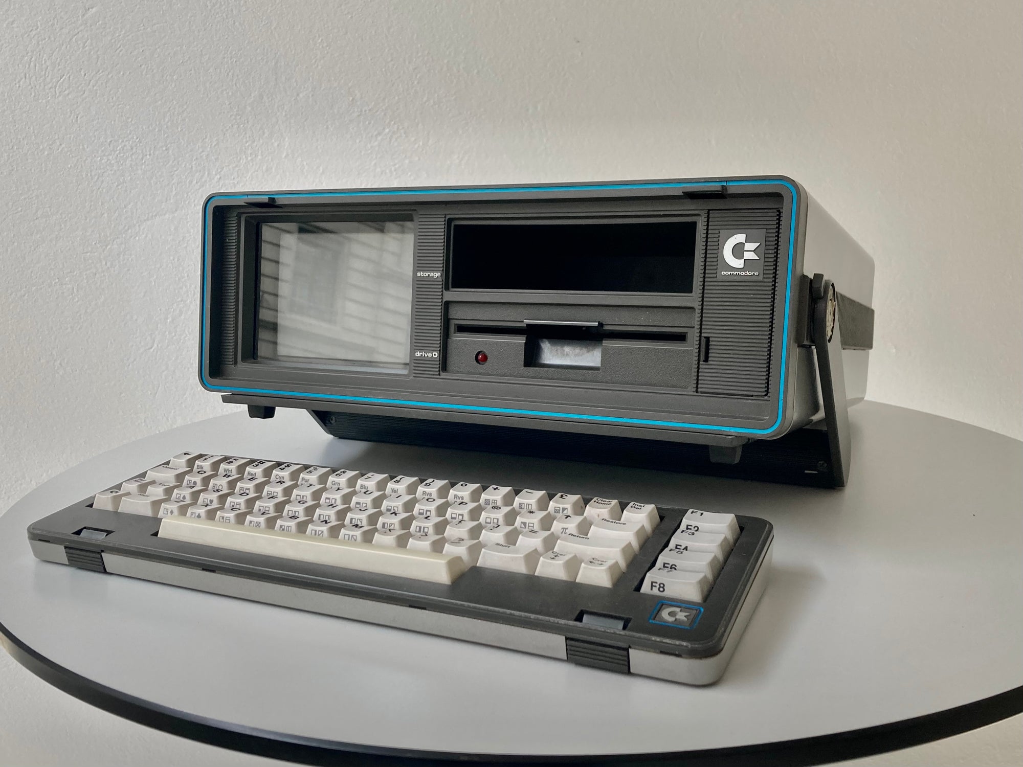 Commodore SX-64
