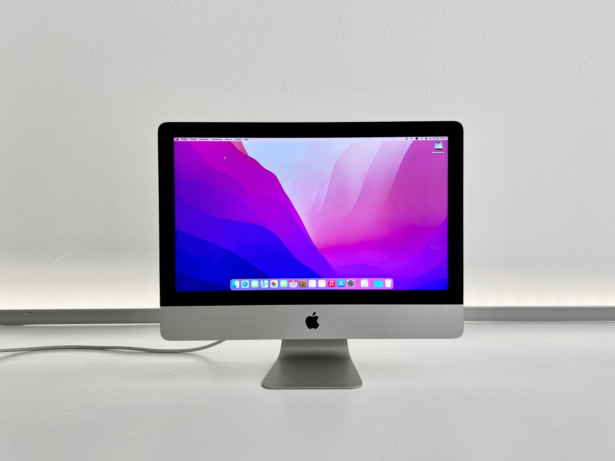 Apple iMac 21.5" – (Late 2015)